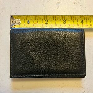 Minimalist leather wallet
